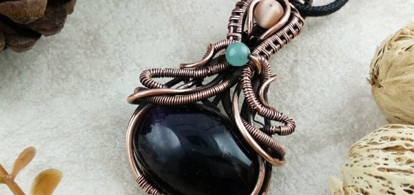 Step-by-step PDF tutorial for making a wire wrap pendant jewelry by artsvillehandcrafted